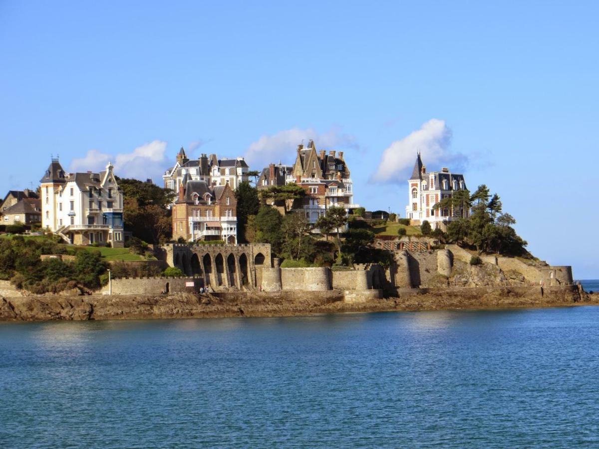 Jacques Melchior Meuble De Tourisme 3 Etoiles Intra Muros Saint-Malo Exterior photo